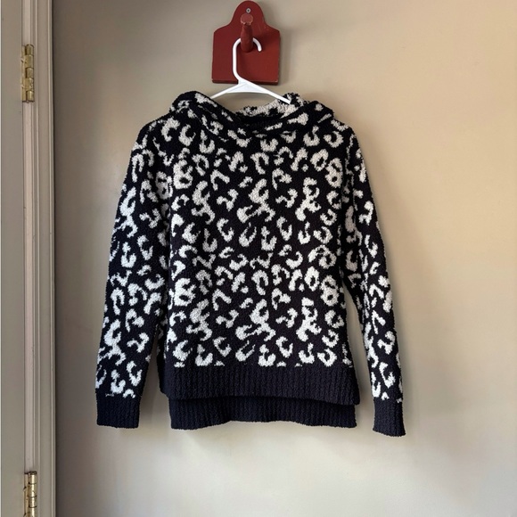 UGG Black & White Leopard Print Hooded Sweater S - Picture 2 of 5